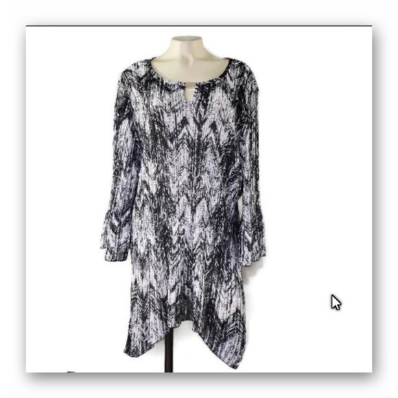 Avenue long asymmetrical hem top blouse Plus 26 - Picture 2 of 11